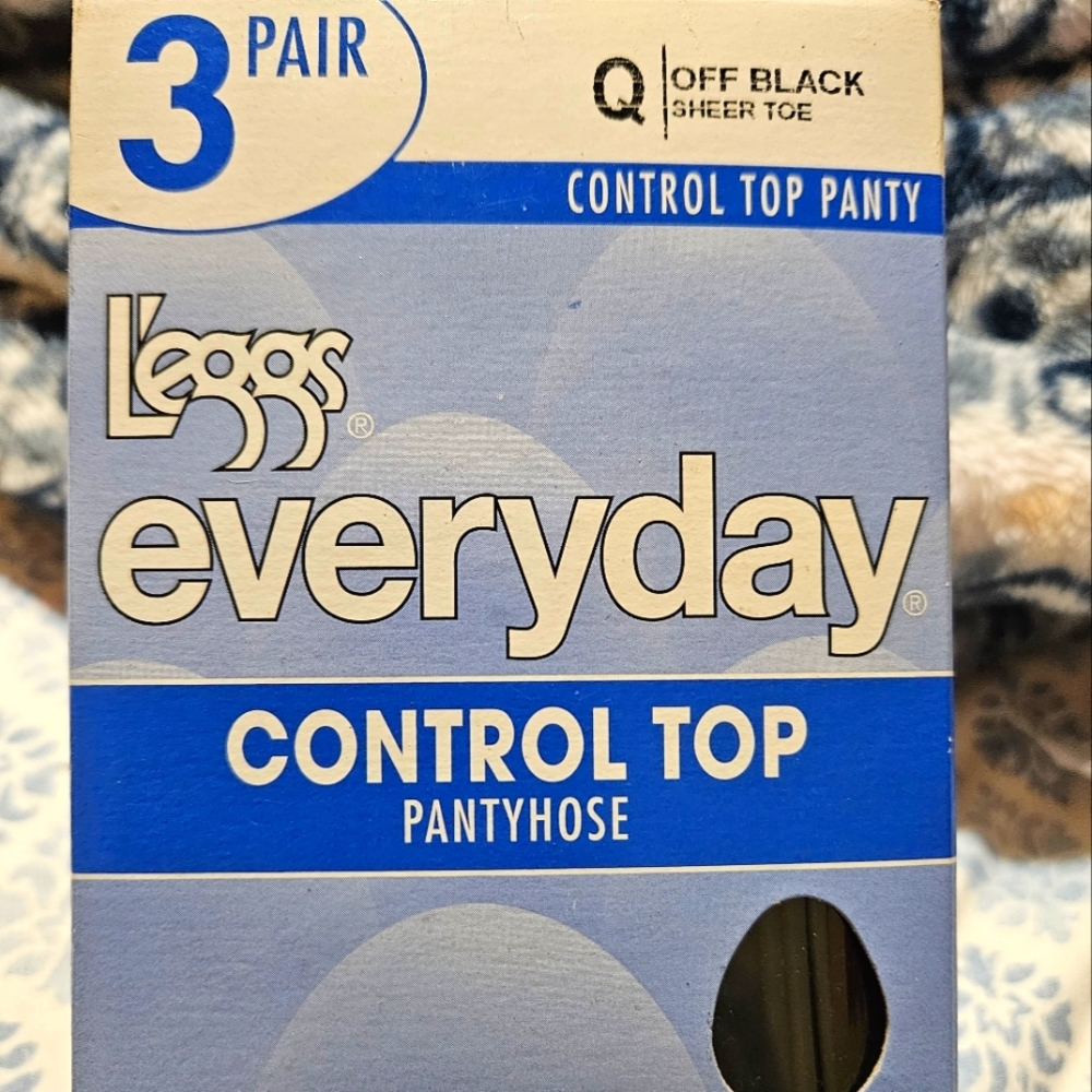 NWOT L'eggs everyday control top panty hose bx Of